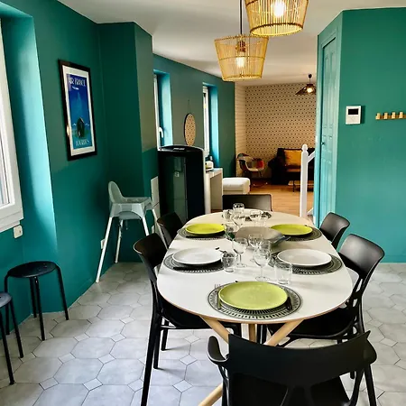 La Maison Garnavie - 6 Personnes - Halles - Garage 度假居